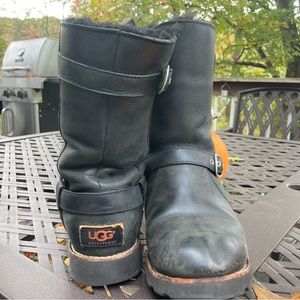 Unique belted UGG boot size 8